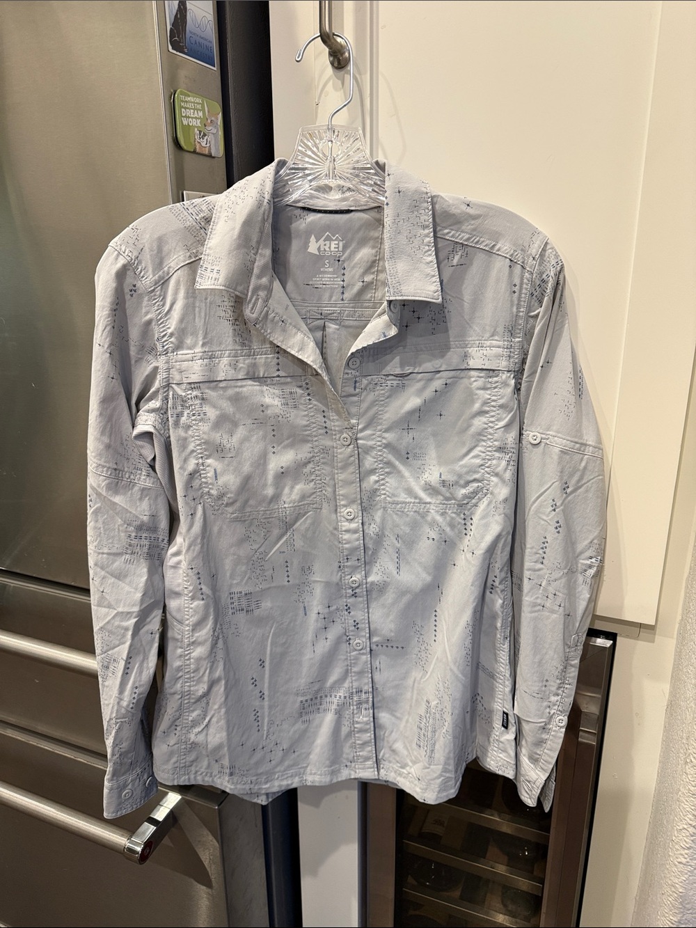REI Co-op Sahara Shirt Women’s Light Gray Button-Up Shirt with Subtle Print, S